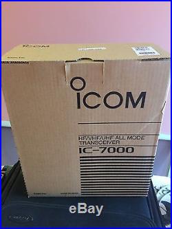ICOM IC-7000 Transceiver