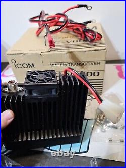 ICOM IC-V8000 VHF HAM TRANSCEIVER RADIO With Mic And Bracket
