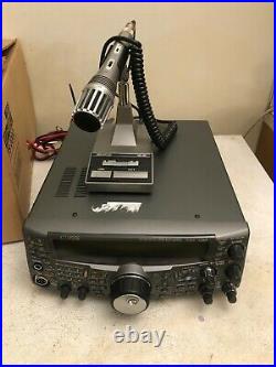 Kenwood HF/VHF/UHF All Mode Multi Bander TS-2000 with Box & Manual & MC-60 Mic