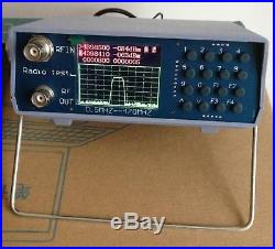 U/V UHF VHF dual band spectrum analyzer with tracking source