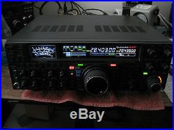 Yaesu FT-2000 HF/6M transceiver 100 watts in MINT condition in box with updates