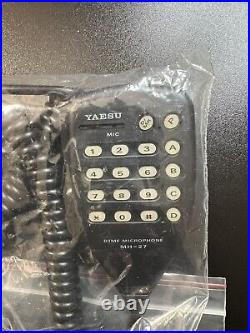 Yaesu FT-2500M Ham Radio VHF FM Mobile Transceiver with Mic Yaesu FT-2500M Ham Radio VHF FM Mobile Transceiver with Mic