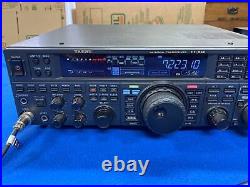 Yaesu FT-950 HF/6 meter transceiver in Excellent shape in the Original boxes